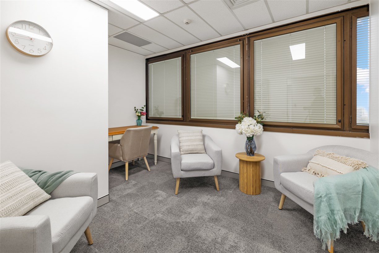 Beautiful Clinic Rooms Available for 4