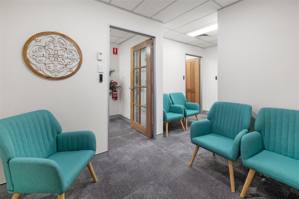 Beautiful Clinic Rooms Available for 9