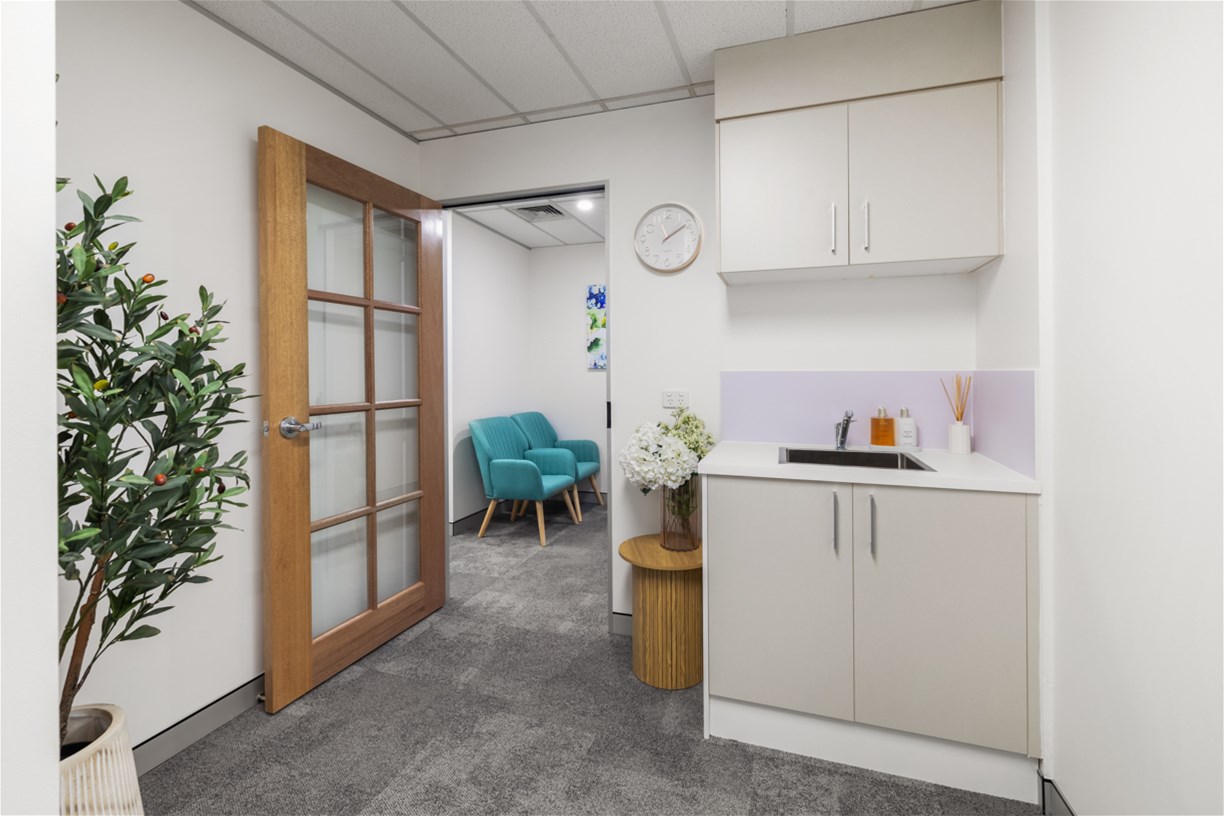 Beautiful Clinic Rooms Available for 10