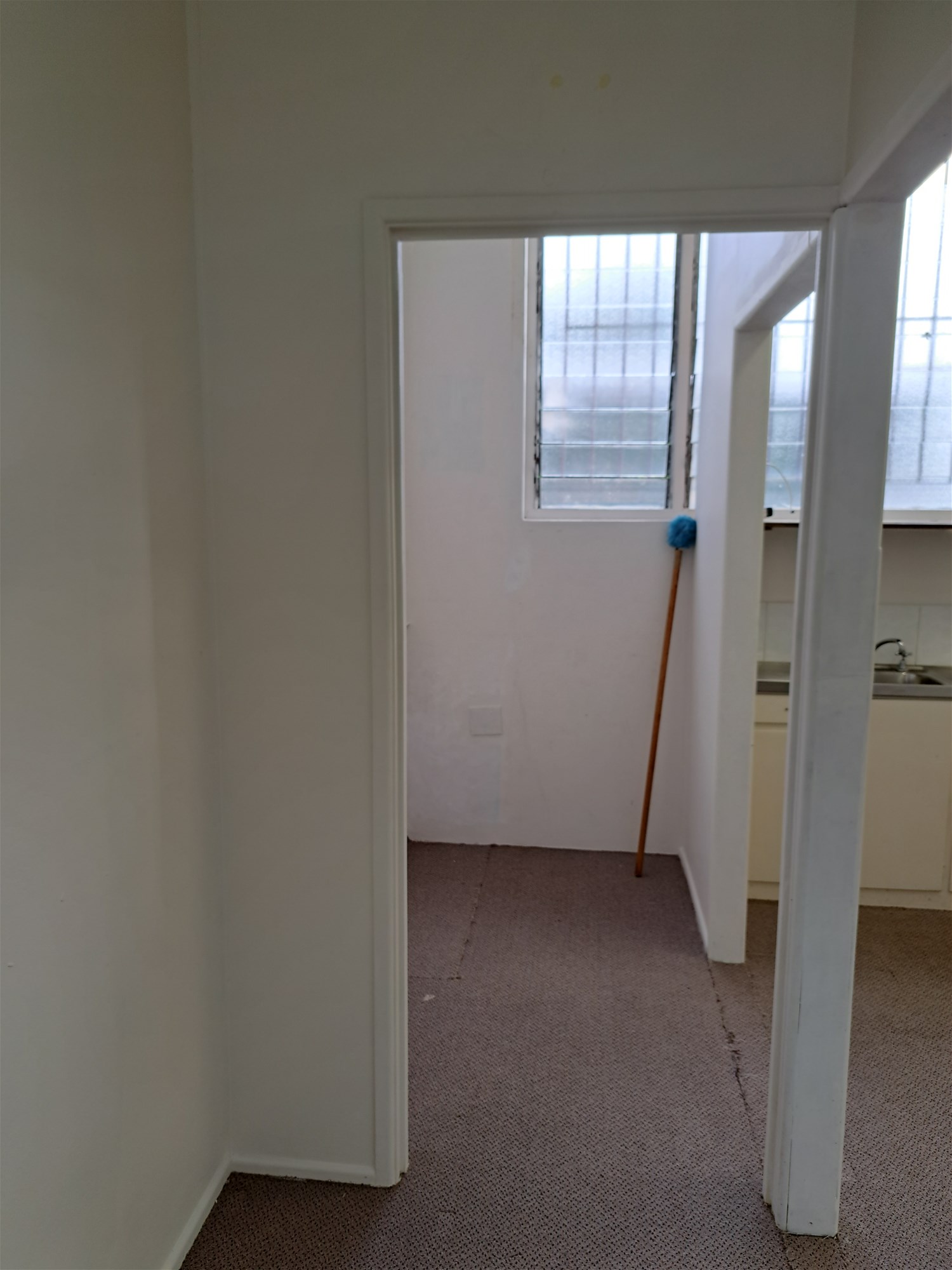 SHOP FOR LEASE @ 133 10
