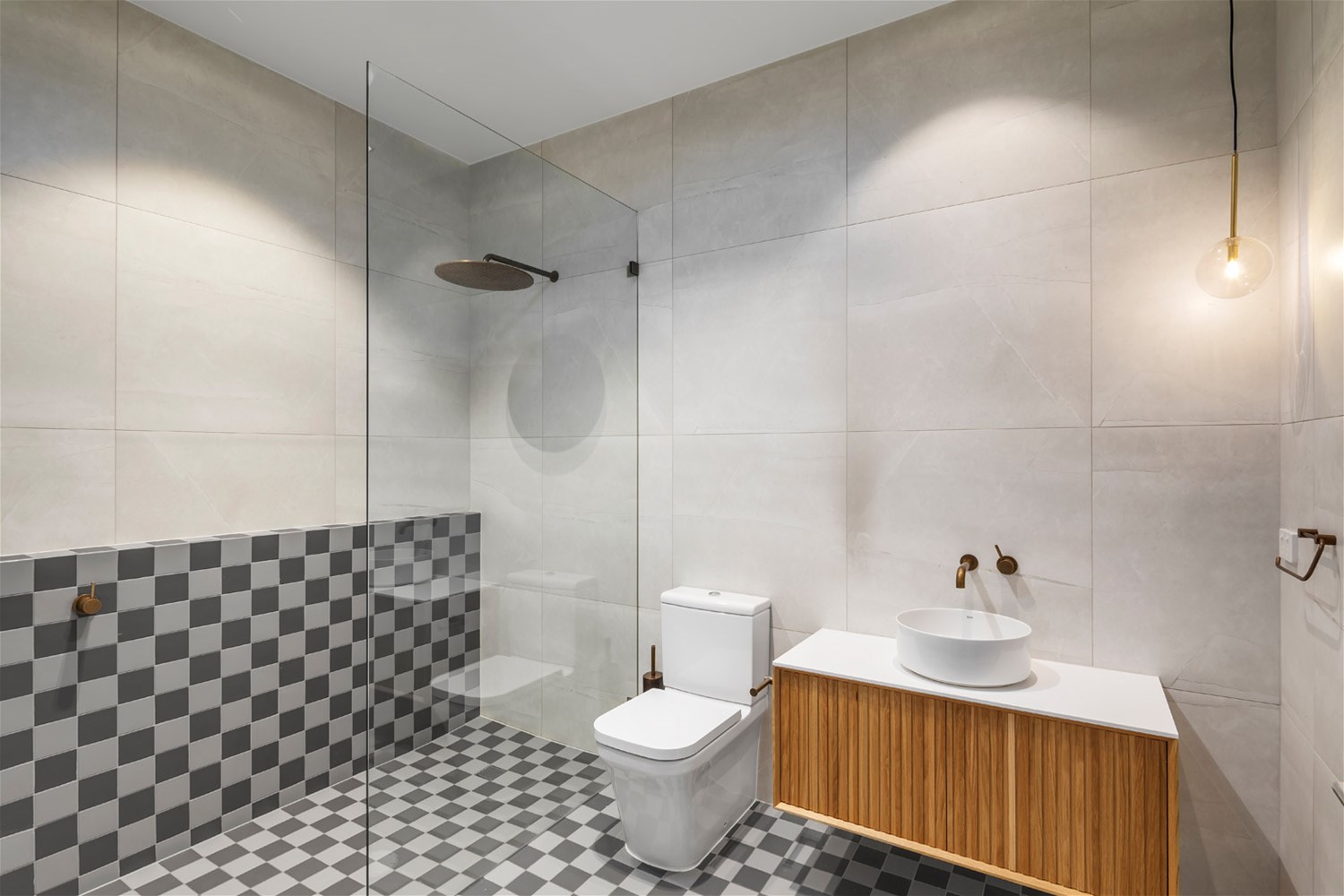 Serviced office suites available at 15