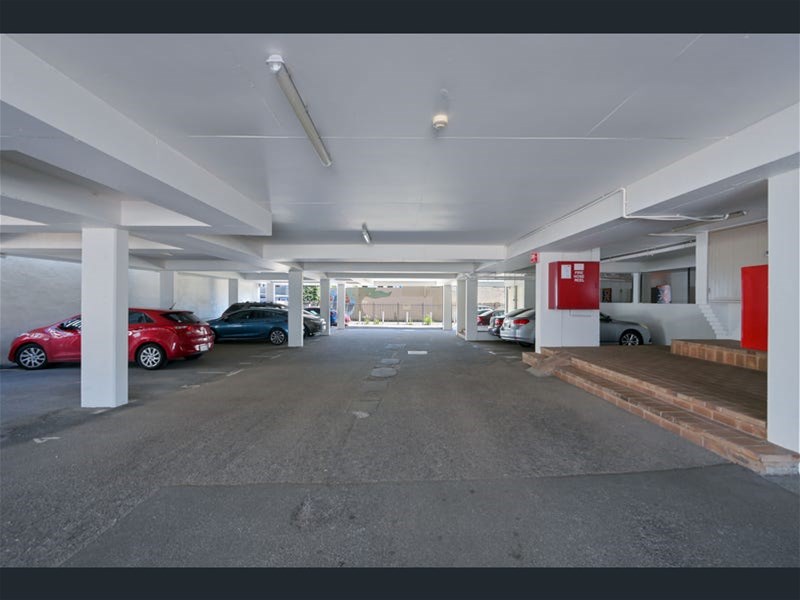 PRIME LOCATION IN THE HEART 8