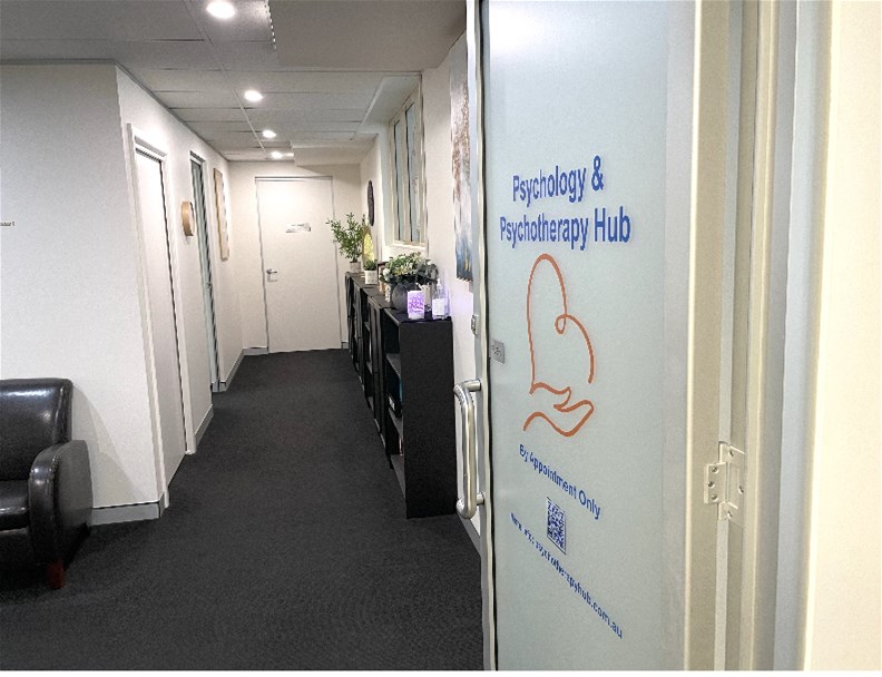 ” Professional Rooms for Lease 9