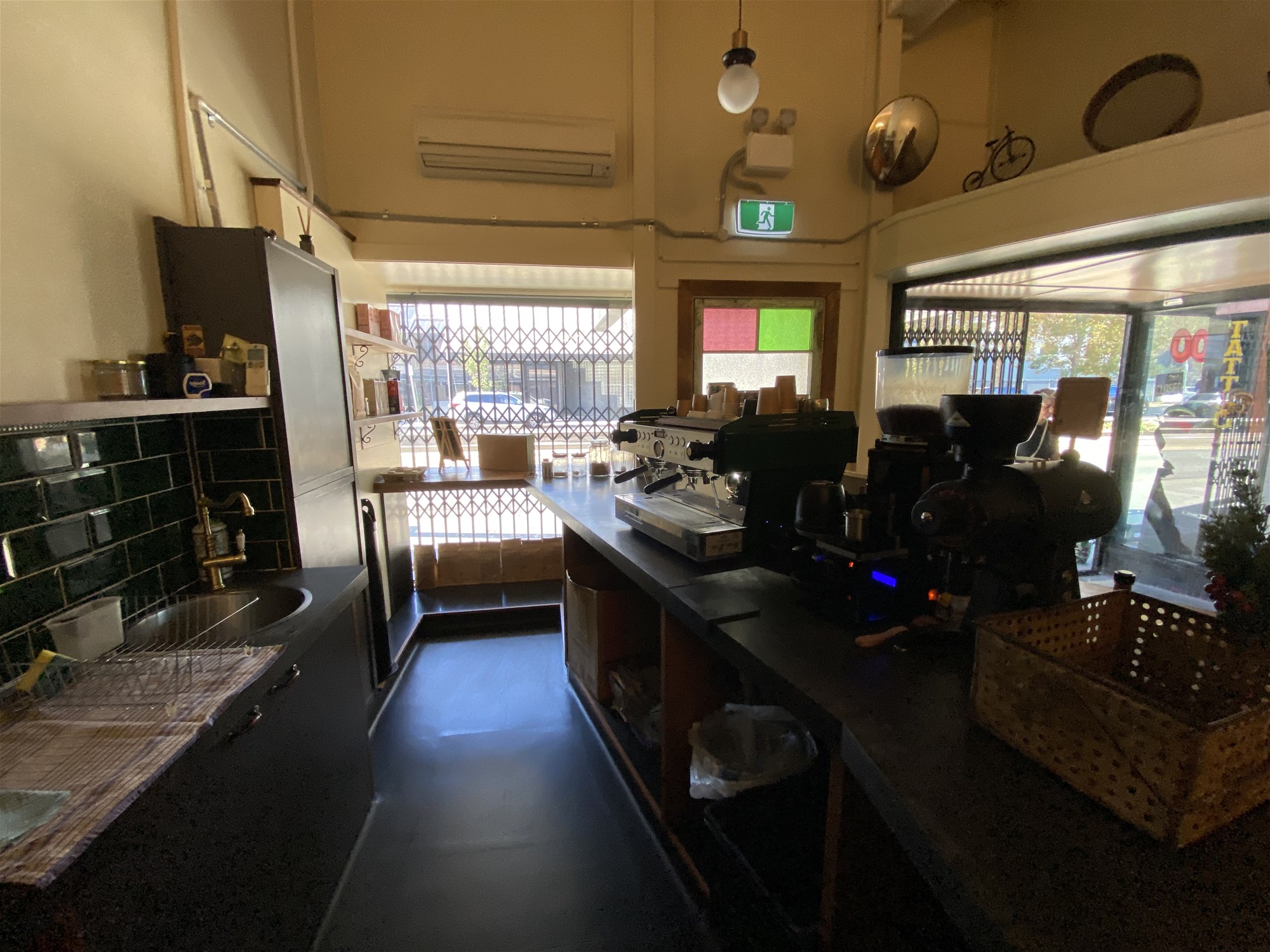 Prime CBD cafe/retail space available 3