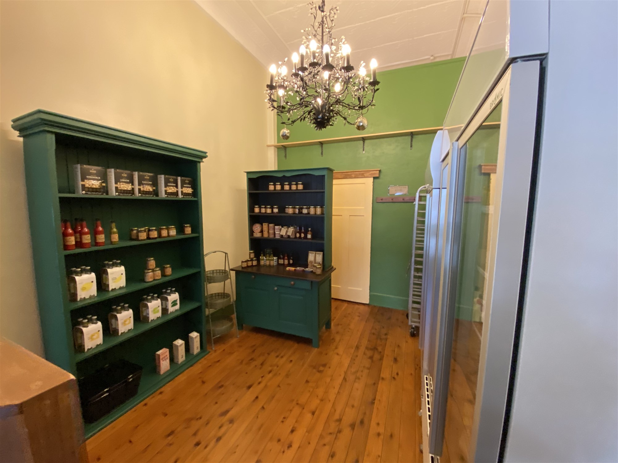 Prime CBD cafe/retail space available 6