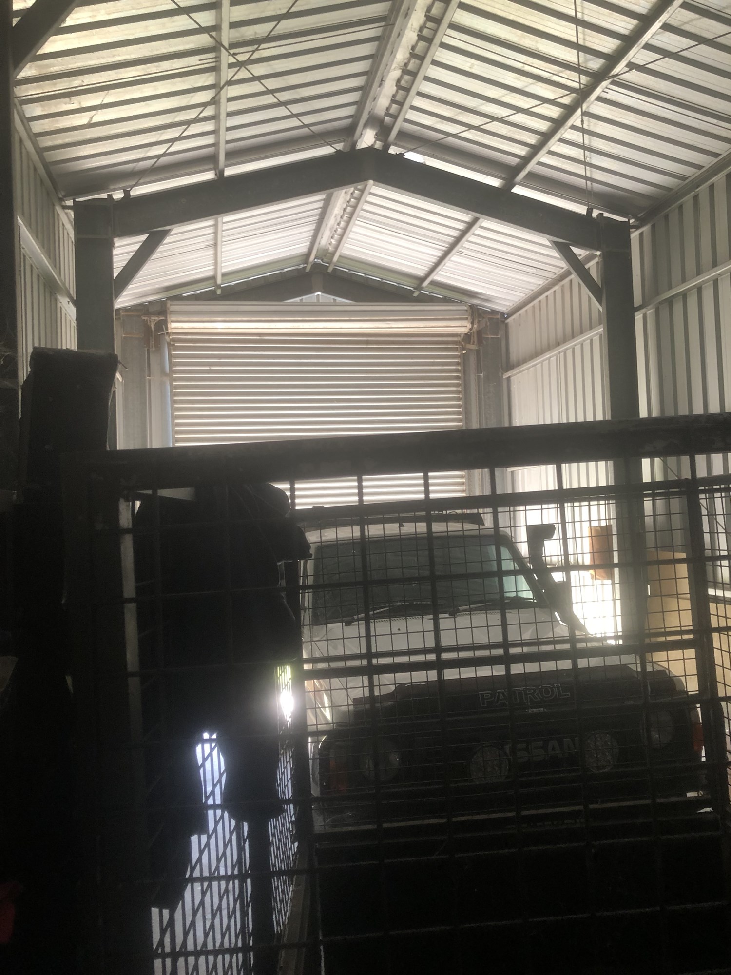 200 sqm shed / office 13