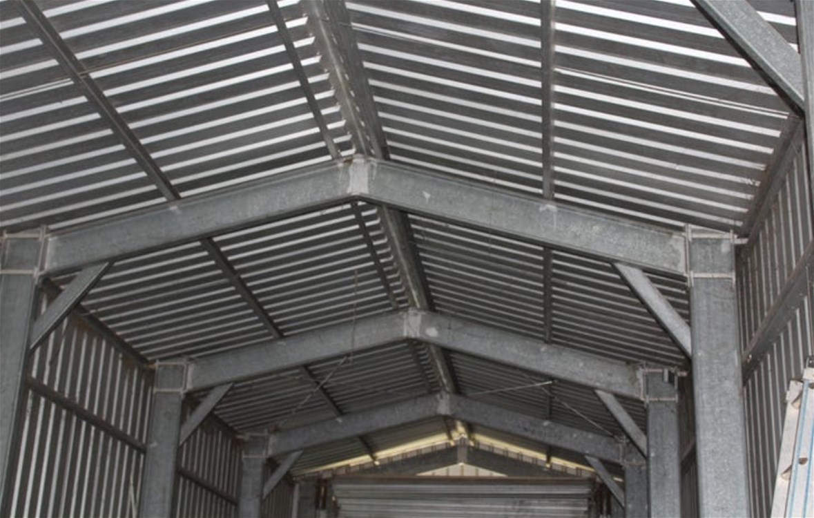 200 m2 shed and donga 5