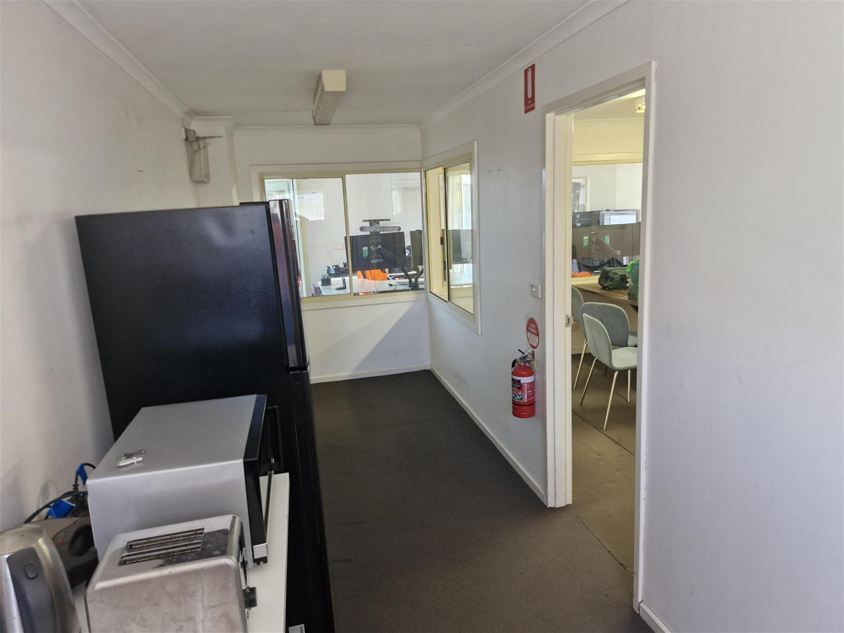 Lease Assignment – 650sqm Warehouse & Office on Secure 2,001sqm Site, photo 7