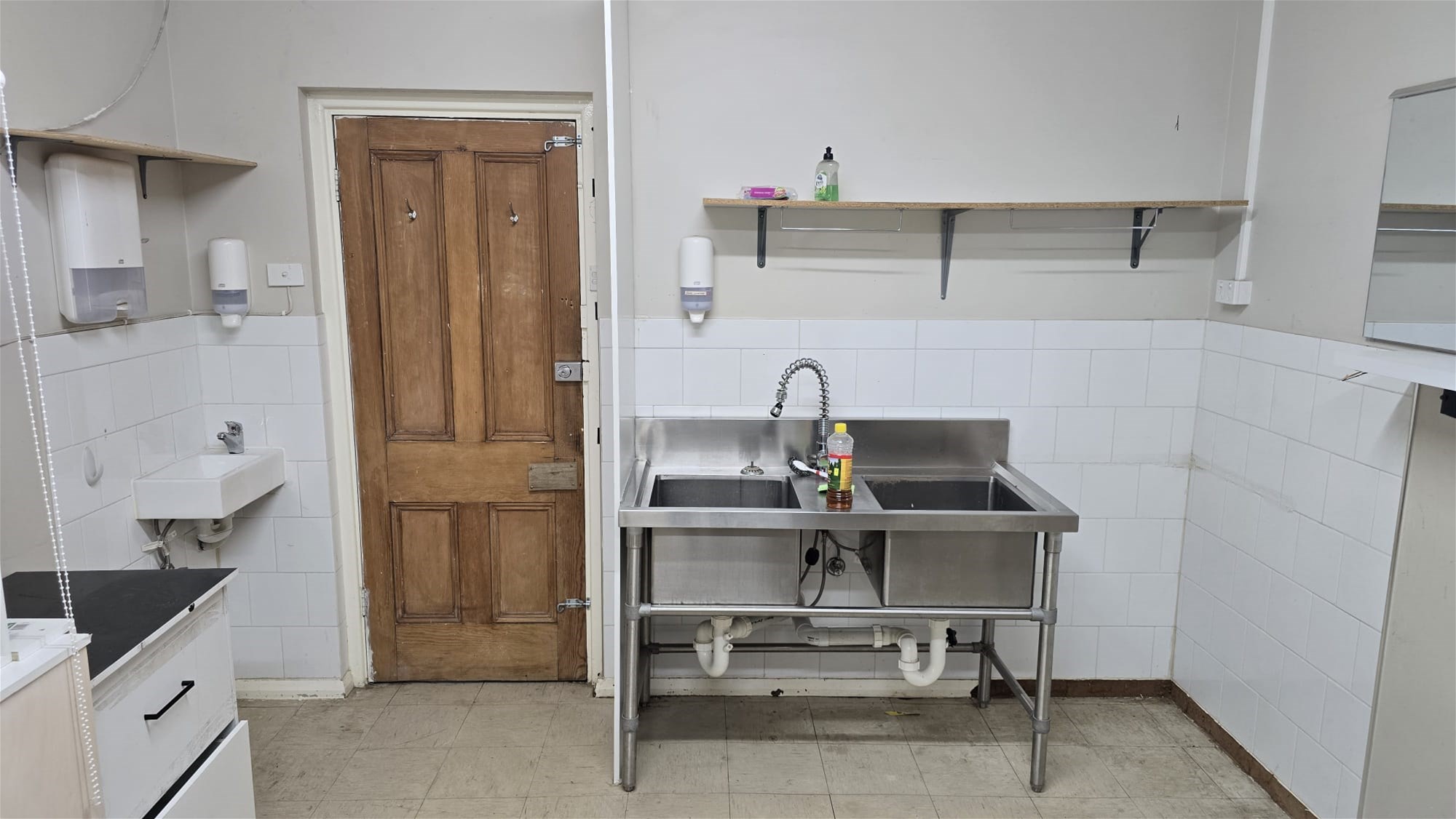 Affordable Retail / Hospitality Opportunity – $450pw, photo 4