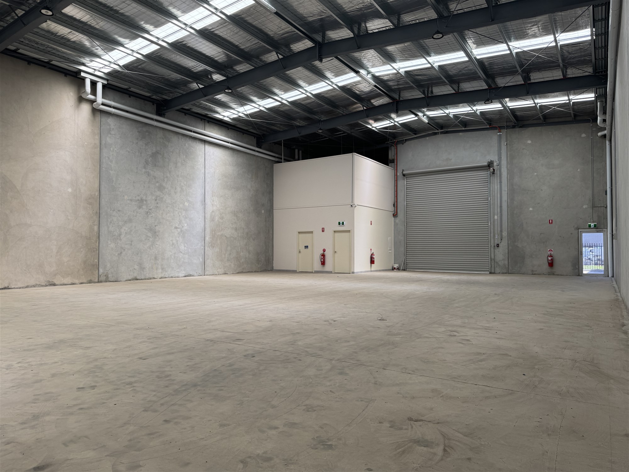 For Lease – Warehouse – SUNSHINE NORTH 3020., photo 2