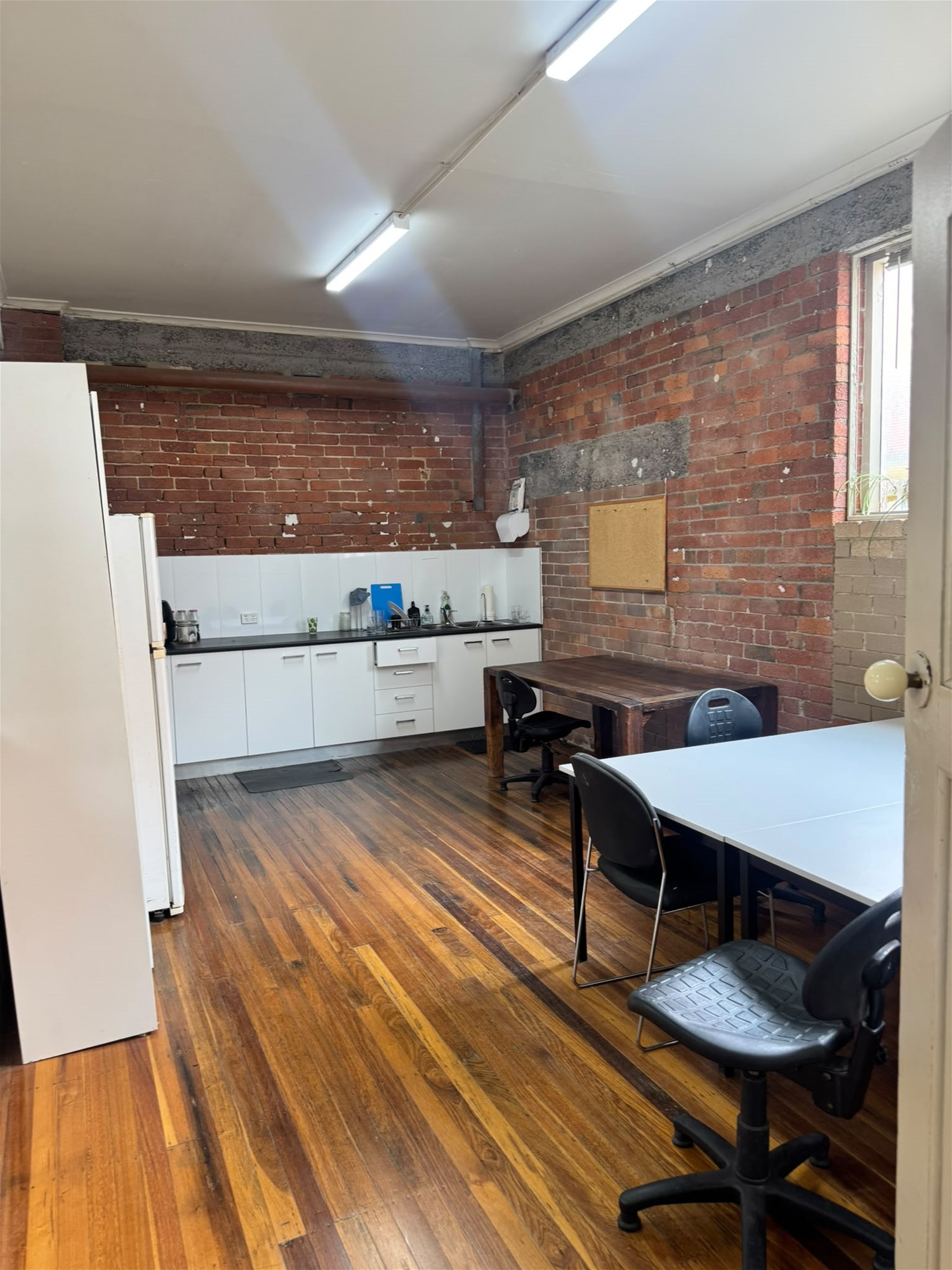 Flexible office/ warehouse space to do your thing., photo 13