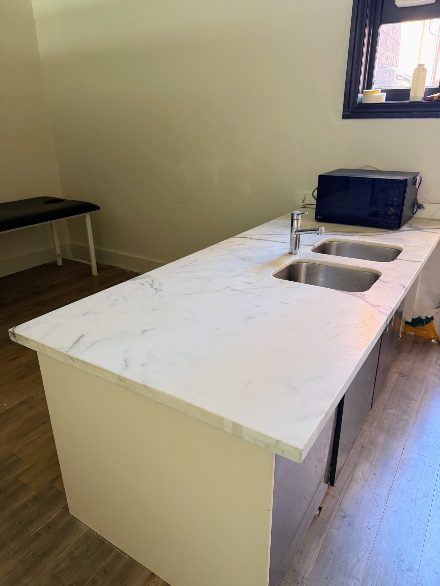 Retail shopfront &/or Residential studio. Smith St Fitzroy (Victoria Parade end). New bathroom/New kitchen facilities., photo 7