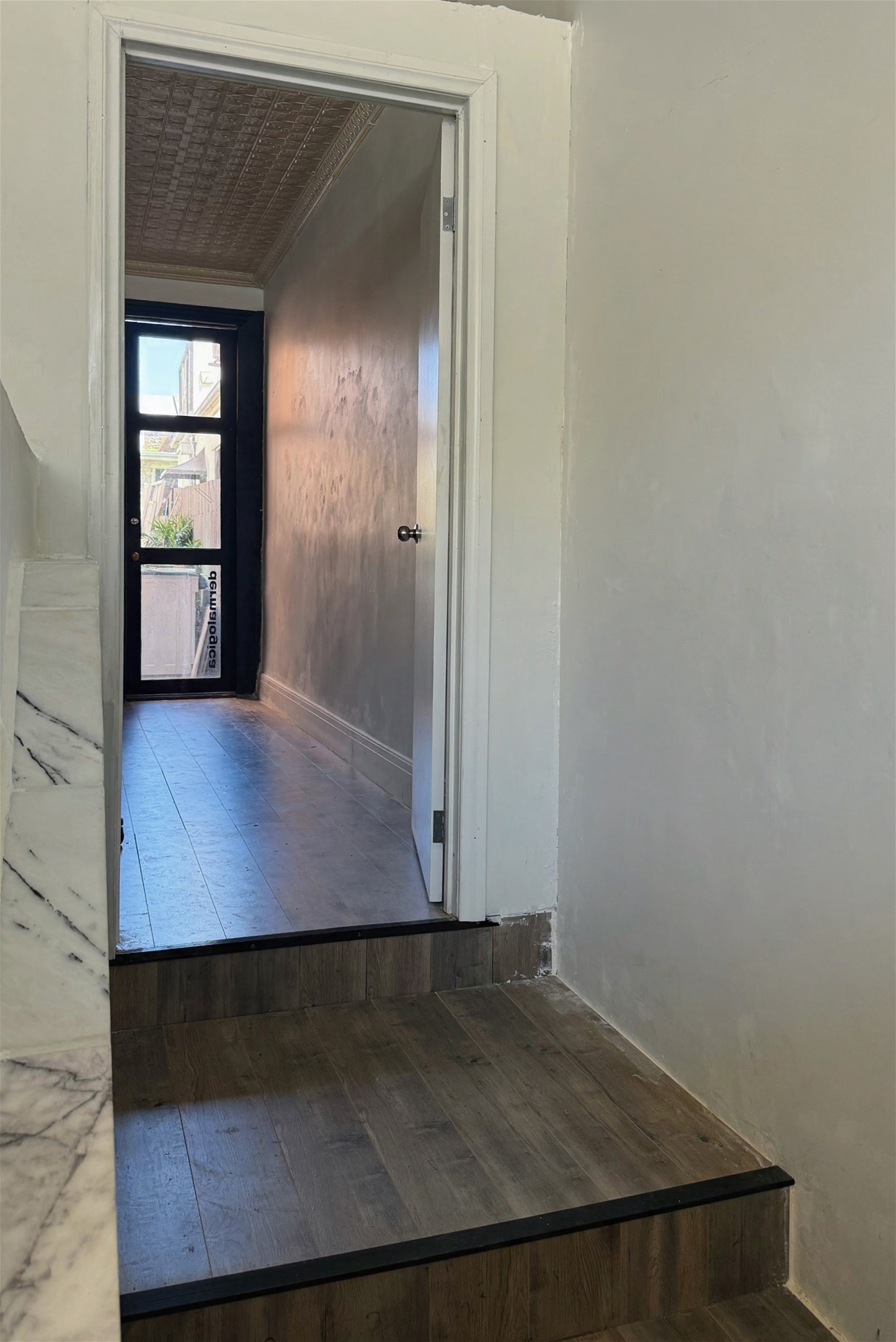 Retail shopfront &/or Residential studio. Smith St Fitzroy (Victoria Parade end). New bathroom/New kitchen facilities., photo 5