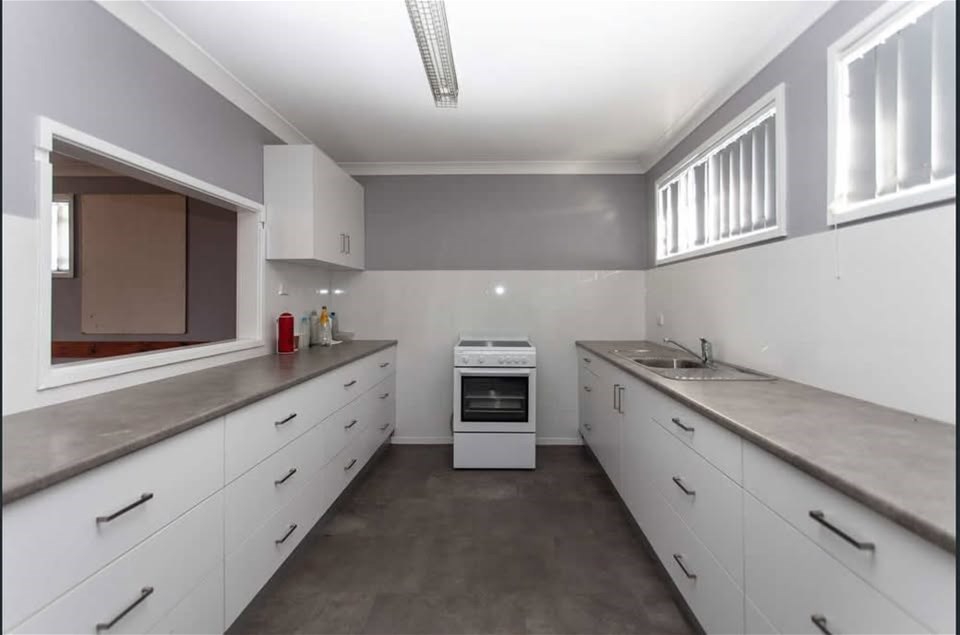 Commercial Premises Next To Doonside Train Station!, photo 5