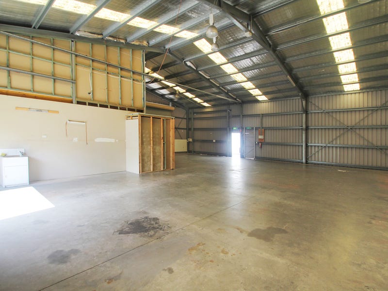 Large Industrial Warehouse In Heart 4