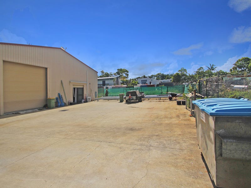Large Industrial Warehouse In Heart 5
