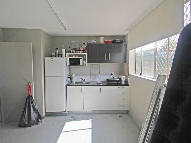 Large Industrial Warehouse In Heart 7