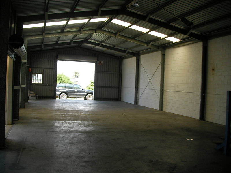 Stand alone industrial shed in 3