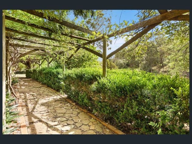 HORSE LOVERS 25ACRE PROPERTY IN 19