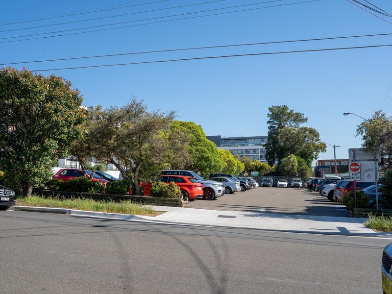 OPPORTUNITIES  For sale/ lease 14