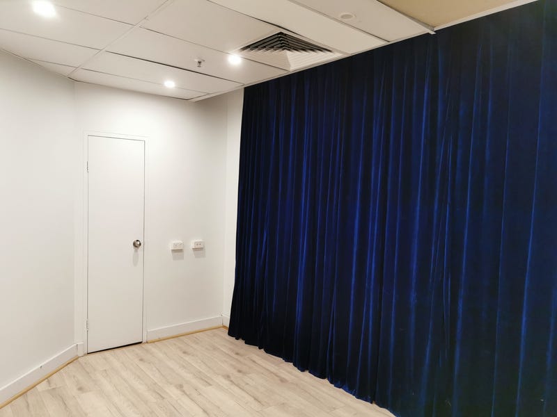 OFFICE lease new condition in 6