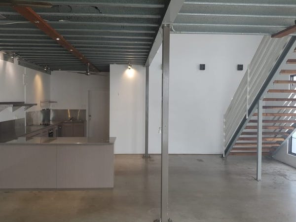 Prime Front Corner Unit 33