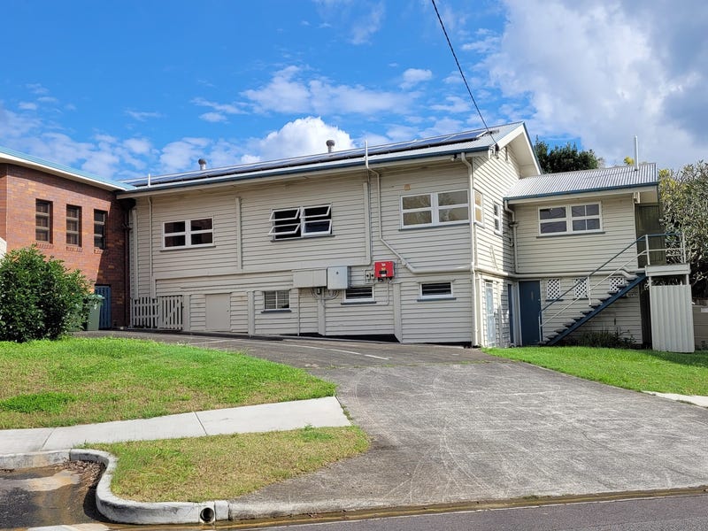 Commercial property with Development Options 6