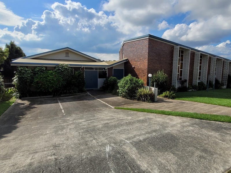 Commercial property with Development Options 7