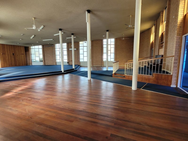 Commercial property with Development Options 9
