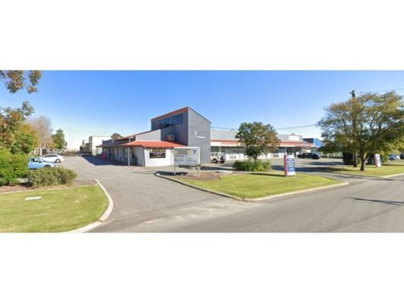 Well located office/warehouse/showroom in Willetton, 5