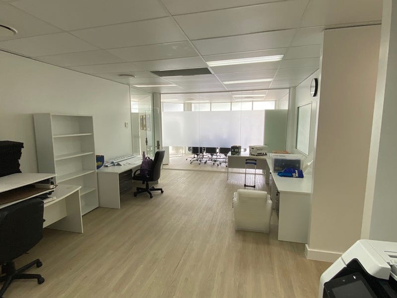 140m2 Office Space – 200m 3