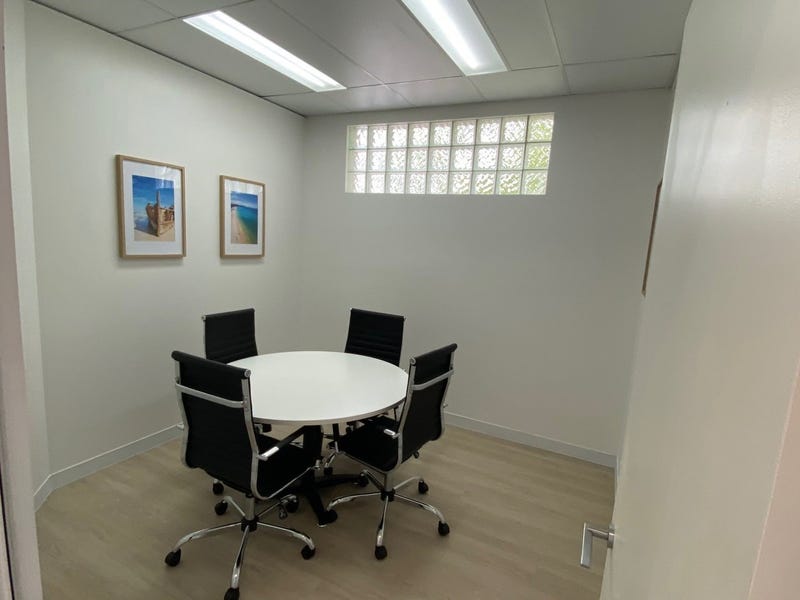 140m2 Office Space – 200m 7