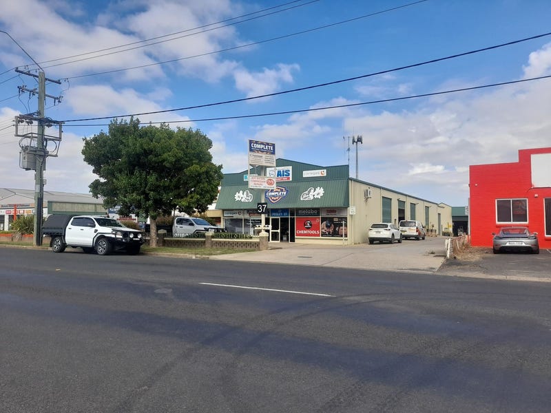 Modern, as new concrete tilt 4