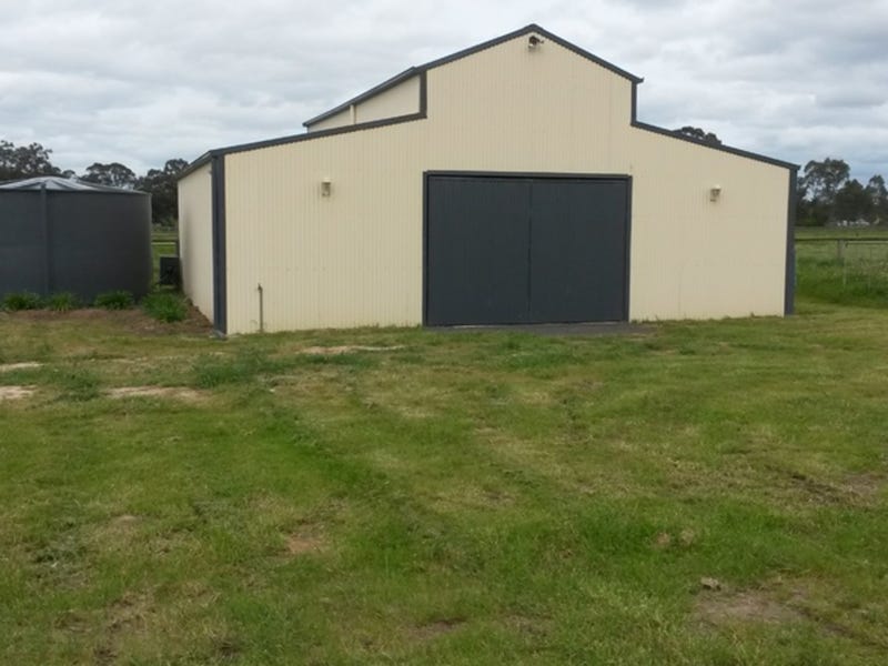 House site, Tradie Shed / 3
