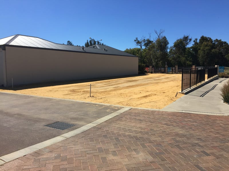 Rare vacant block close to 5