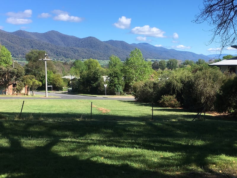 Residential block in Mount Beauty 2