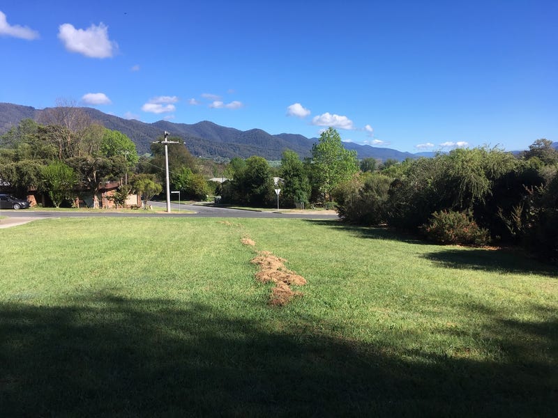 Residential block in Mount Beauty 4