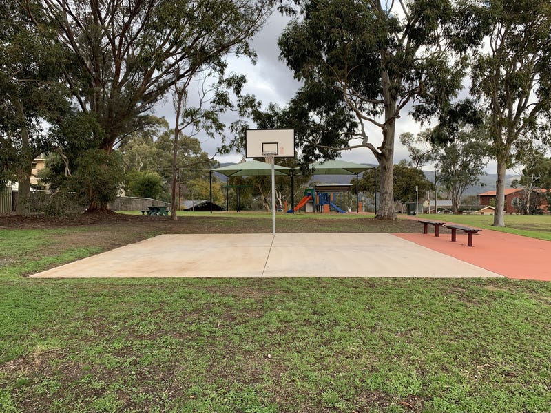 Lots 300, 301 & 302 8