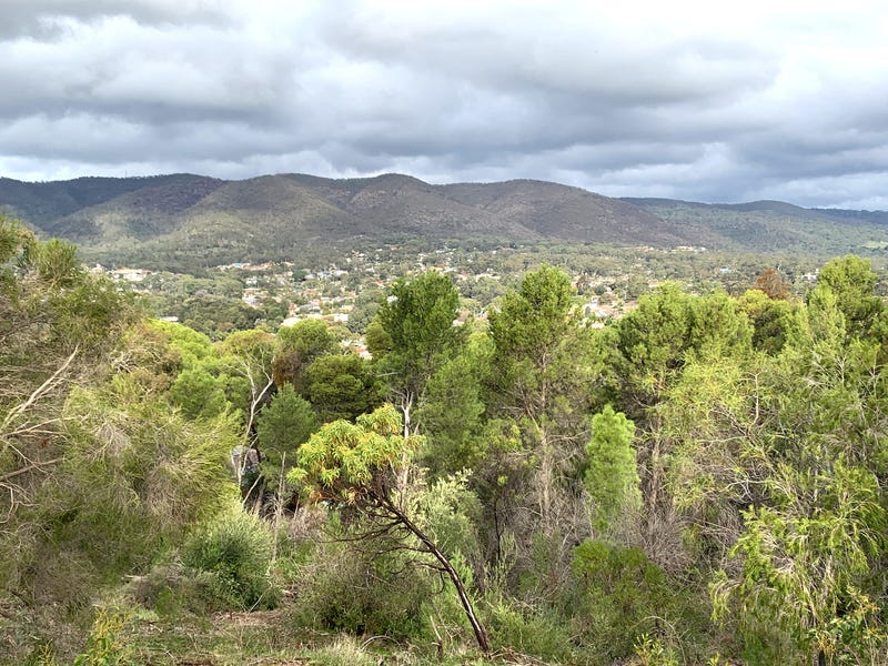 Lots 300, 301 & 302 13