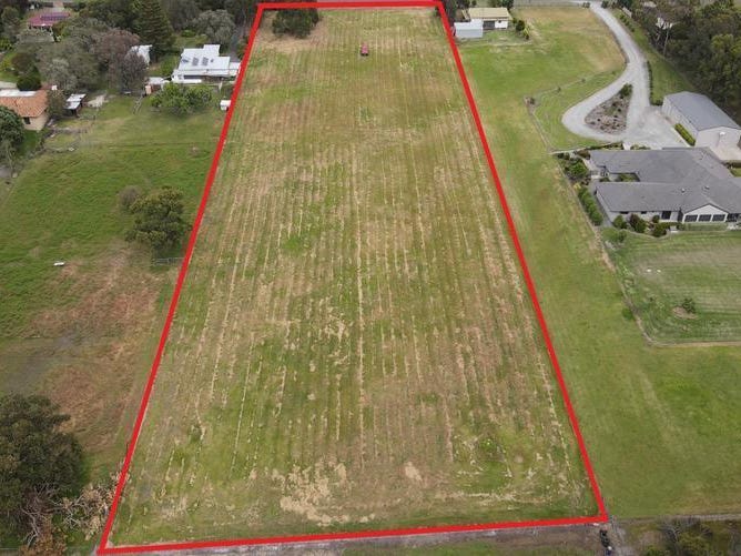 LOOKING FOR TOWN ACREAGE?