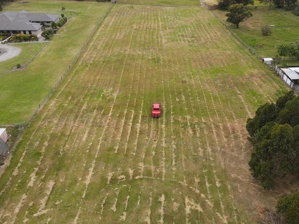 LOOKING FOR TOWN ACREAGE? 7