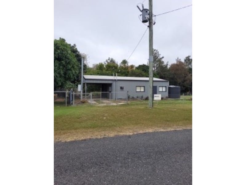 1770 m 2 c Corner block Mount Chalmers