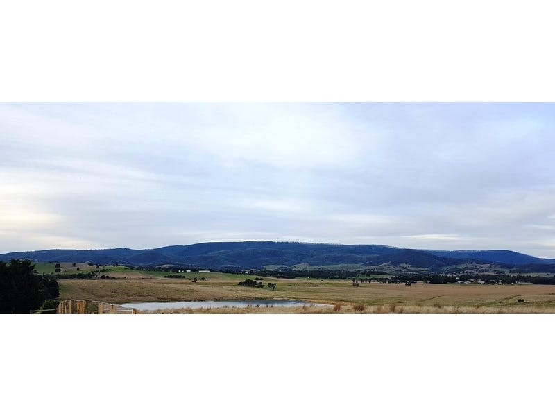 “UNDER OFFER ”      TEN  ACRES (approx. 4.003 ha)  MAGNIFICENT VIEWS,  EDEN PARK,  VIA WHITTLESEA