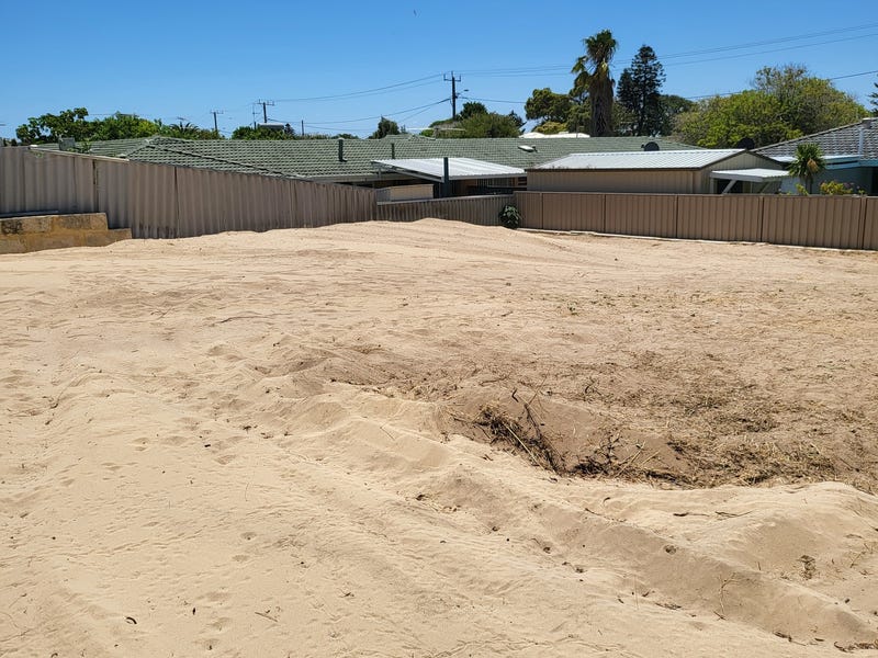 Bargain block in Shoalwater. 2