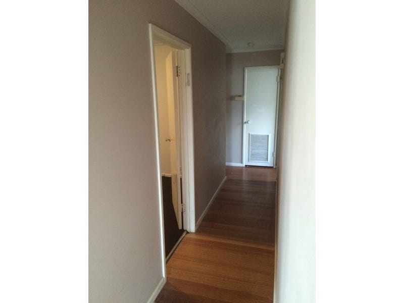 Just renovated!!!! Move in with 2