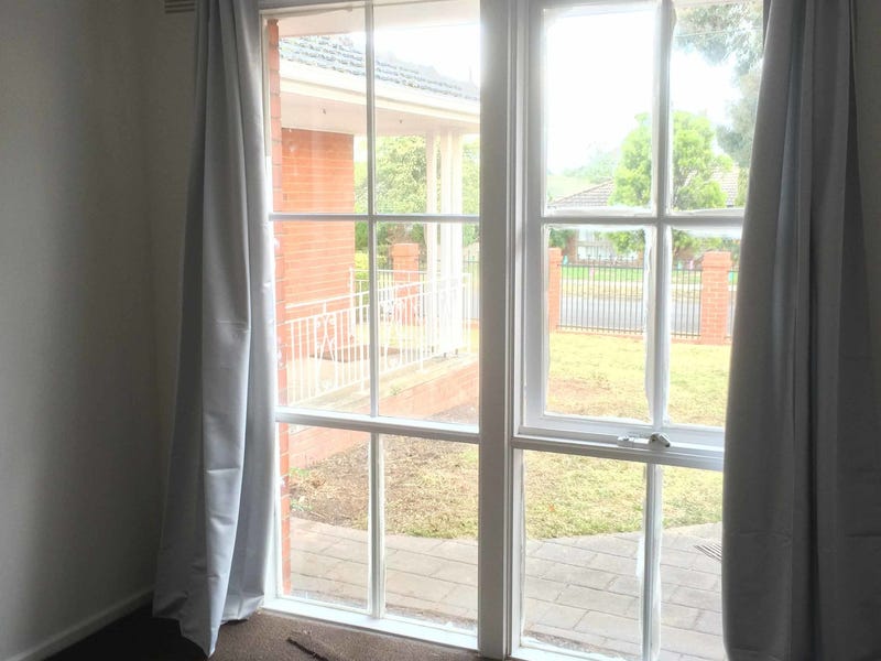 Just renovated!!!! Move in with 8