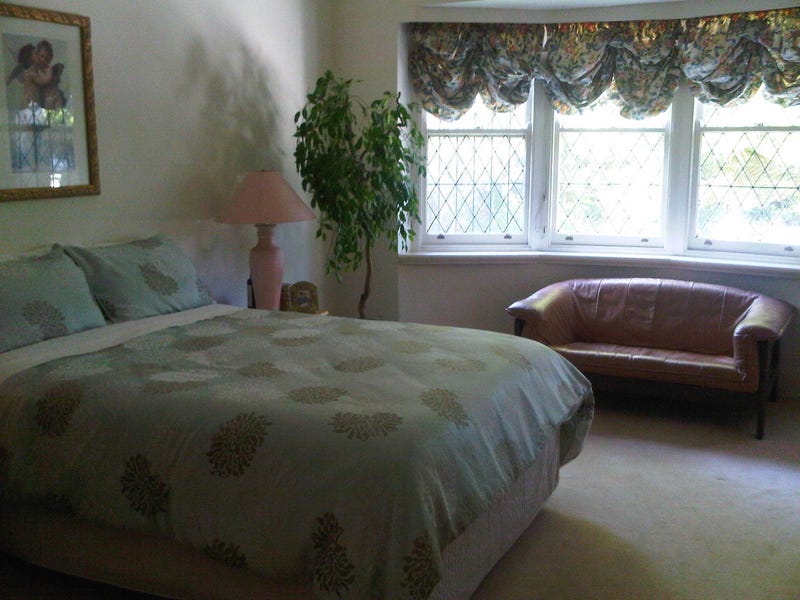 SPACIOUS SUN FILLED HOME – 3