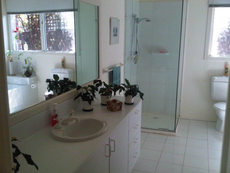 SPACIOUS SUN FILLED HOME – 5