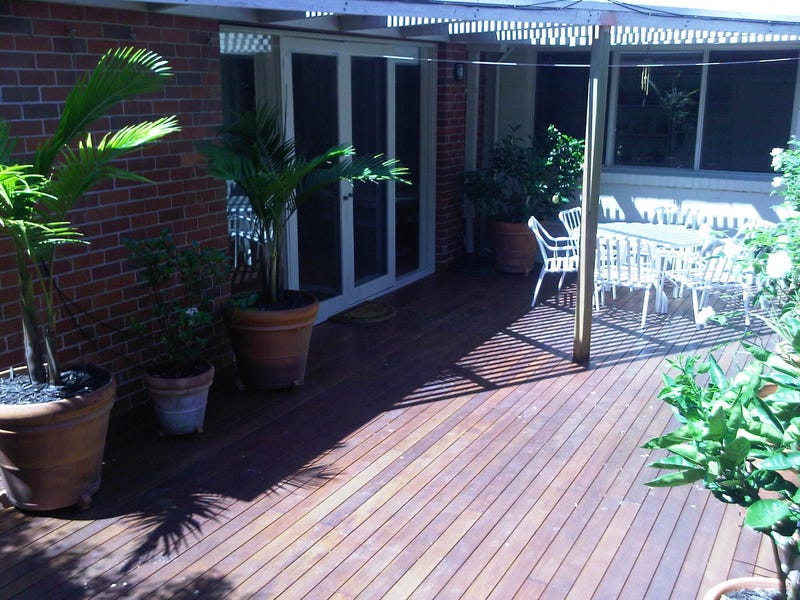 SPACIOUS SUN FILLED HOME – 13