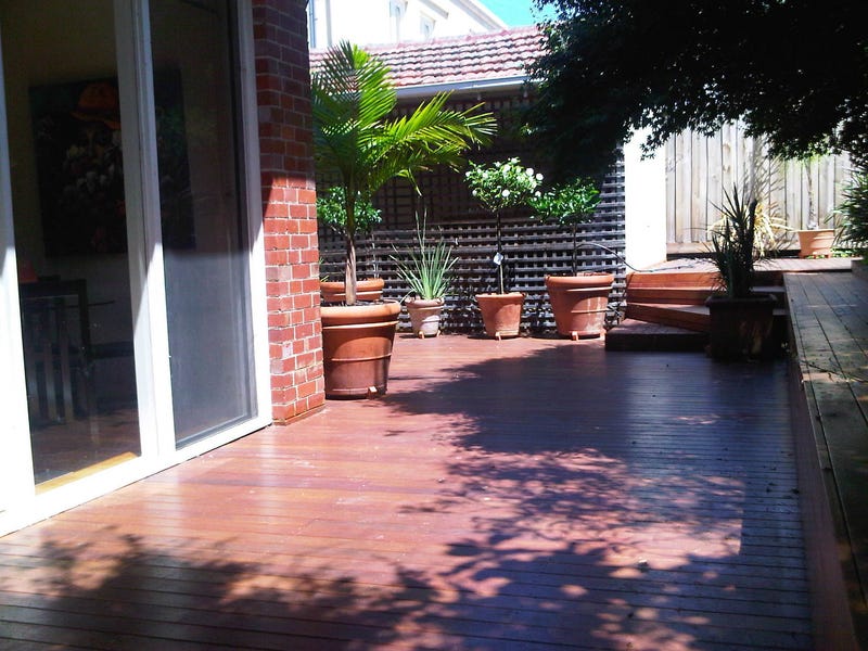 SPACIOUS SUN FILLED HOME – 14
